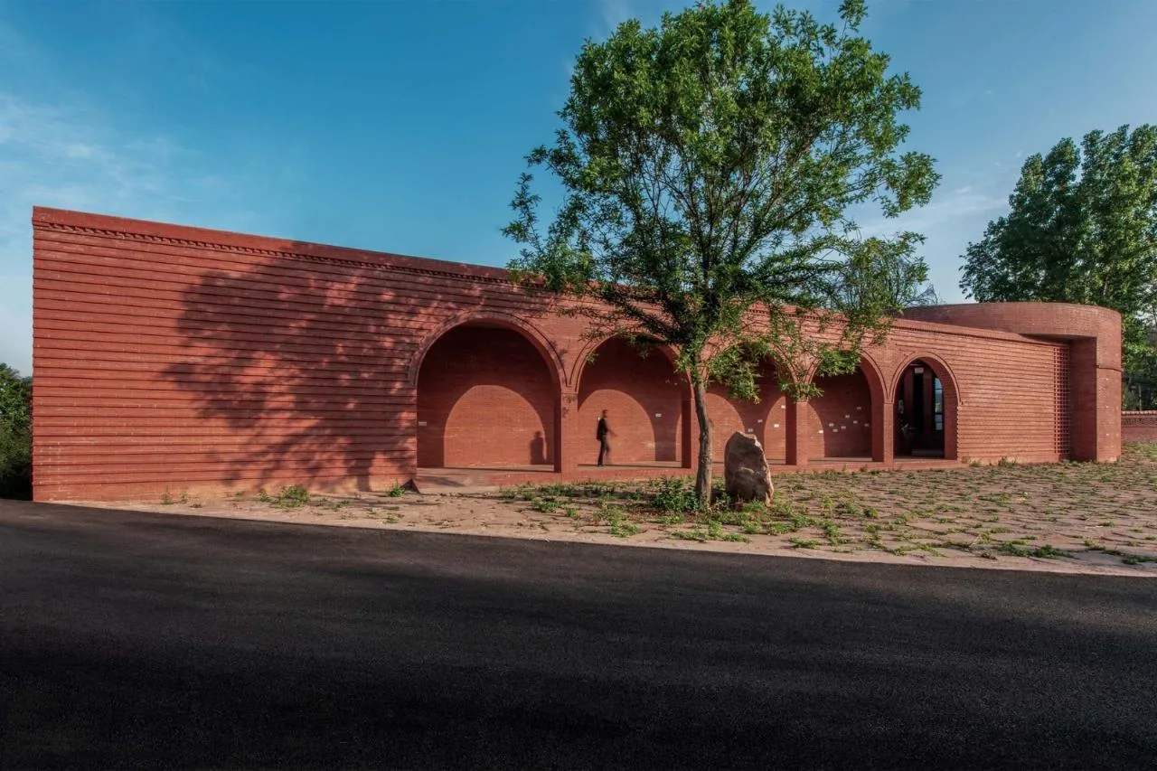 BIM Architecture | Lizigou Village Red Brick Natural Auditorium/KEYWORKS+Reng Architecture