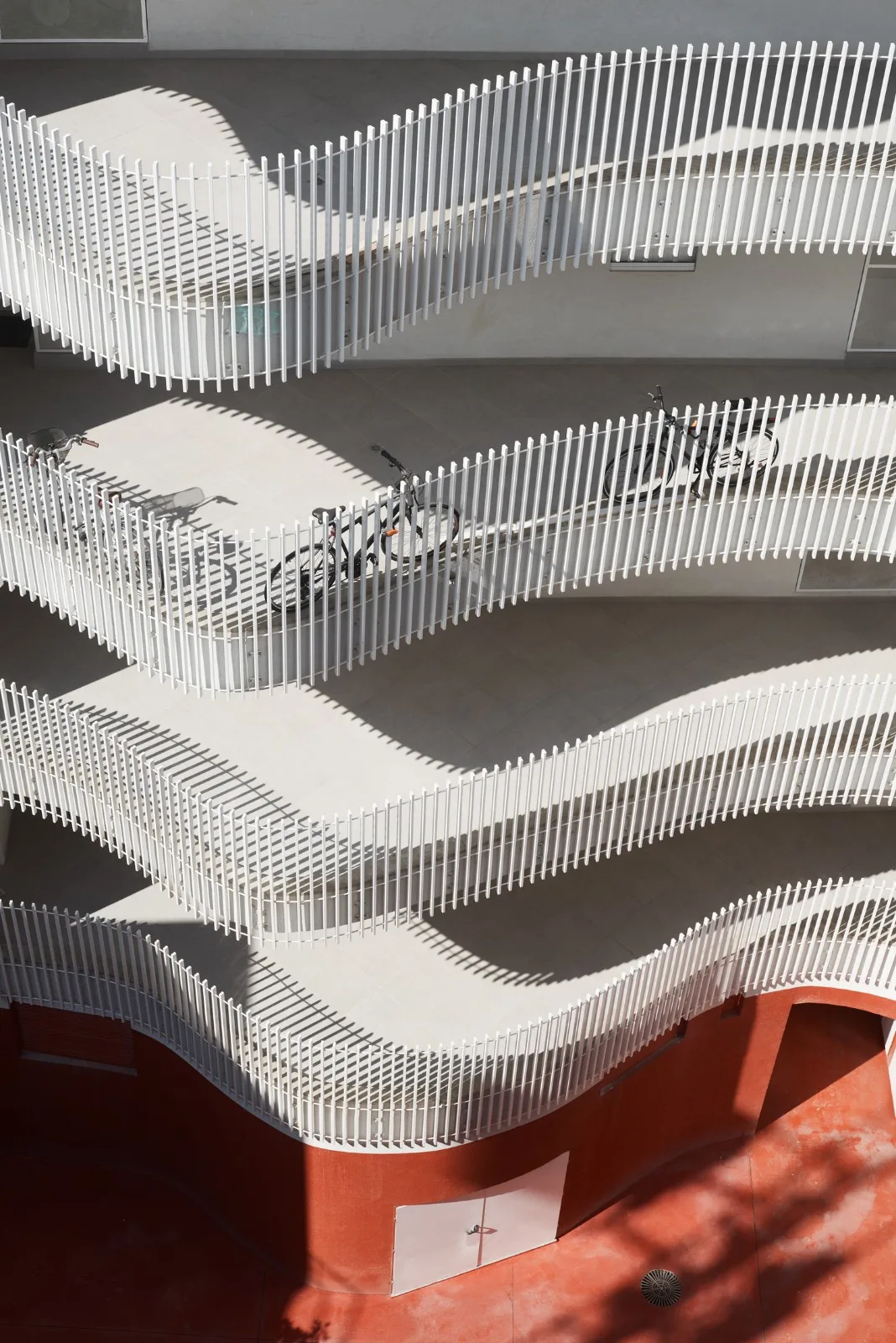 BIM Architecture | Drift like Central Apartment Building/HQ Architects
