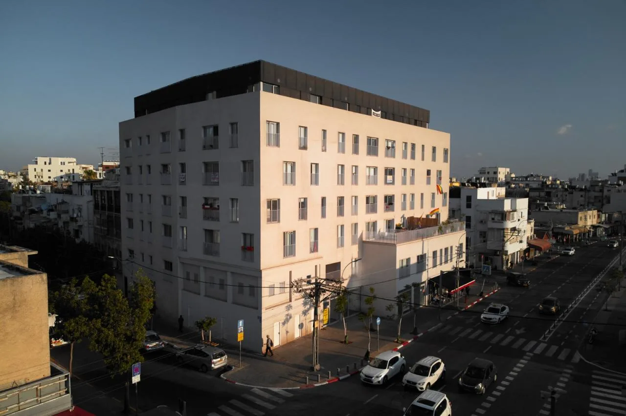 BIM Architecture | Drift like Central Apartment Building/HQ Architects