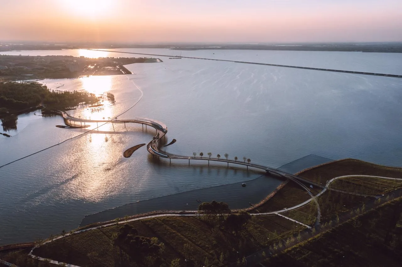BIM Architecture | Huan Yuan Dang Through Bridge: A Hybrid Infrastructure/BAU Architecture and Urban Design Firm