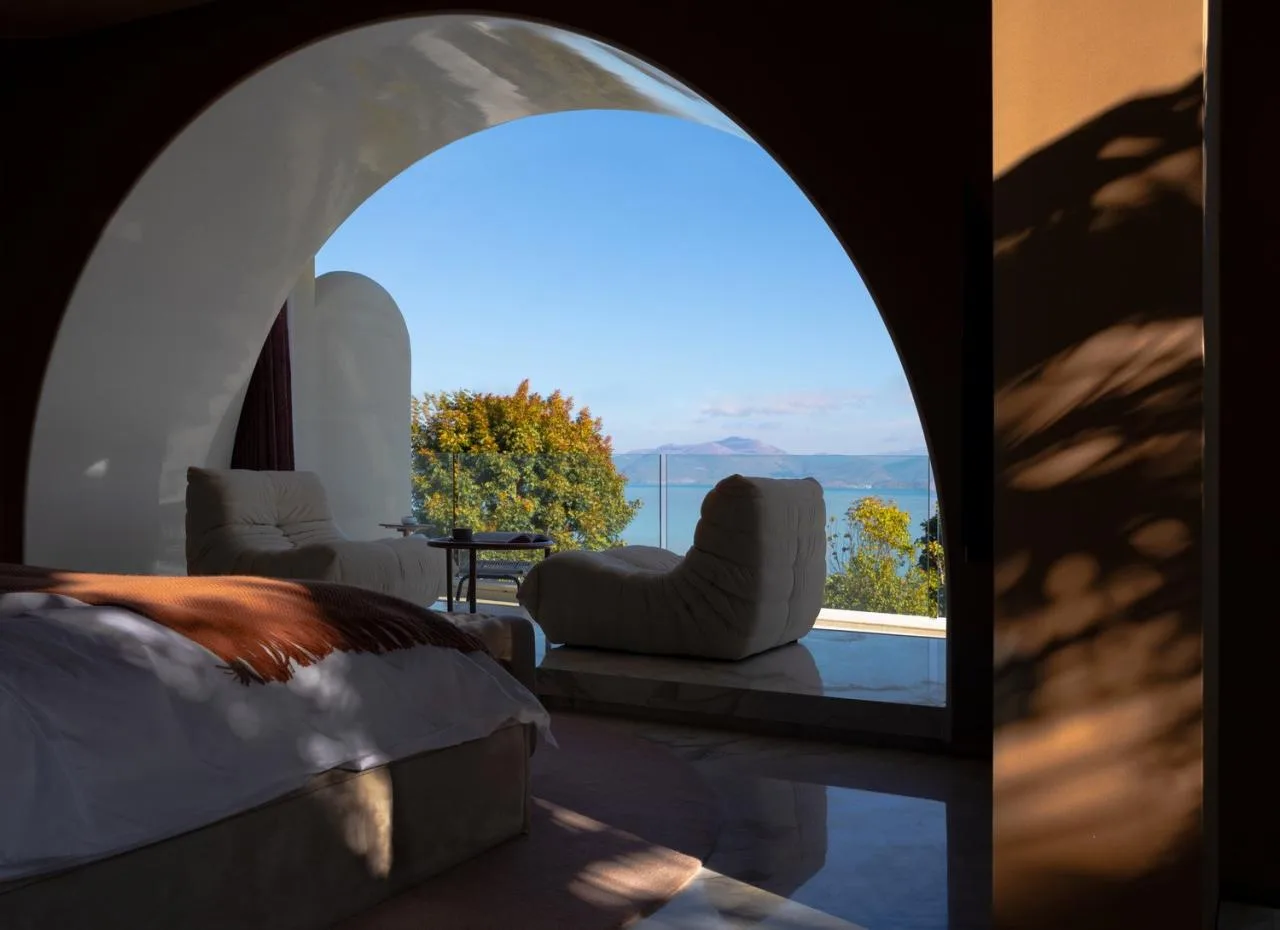 BIM Architecture | 'Breath of the Sea' Dali Green Half Mountain Hotel Renovation Design/Ordinary Design