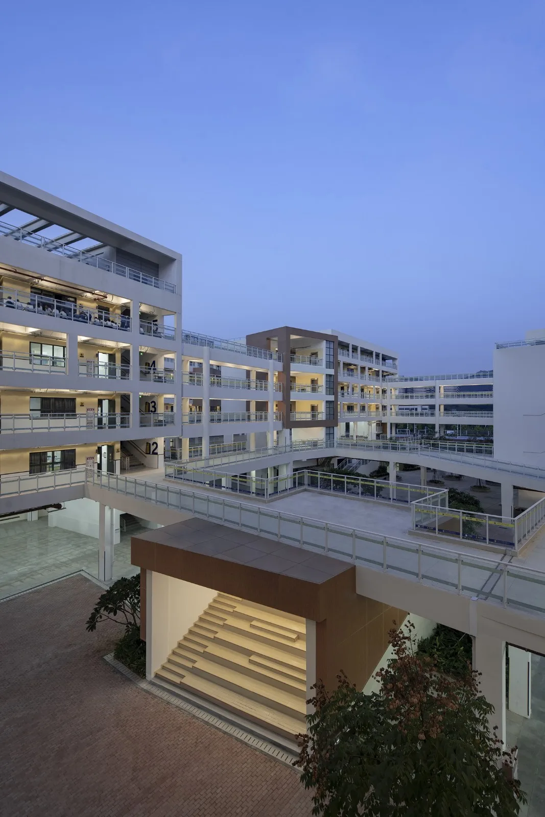 BIM Architecture | Phoenix School in Guangming New District, Shenzhen / 'Zhong Zhong + Zhong Bo Bo' Studio of Shenzhen University Architectural Design and Research Institute