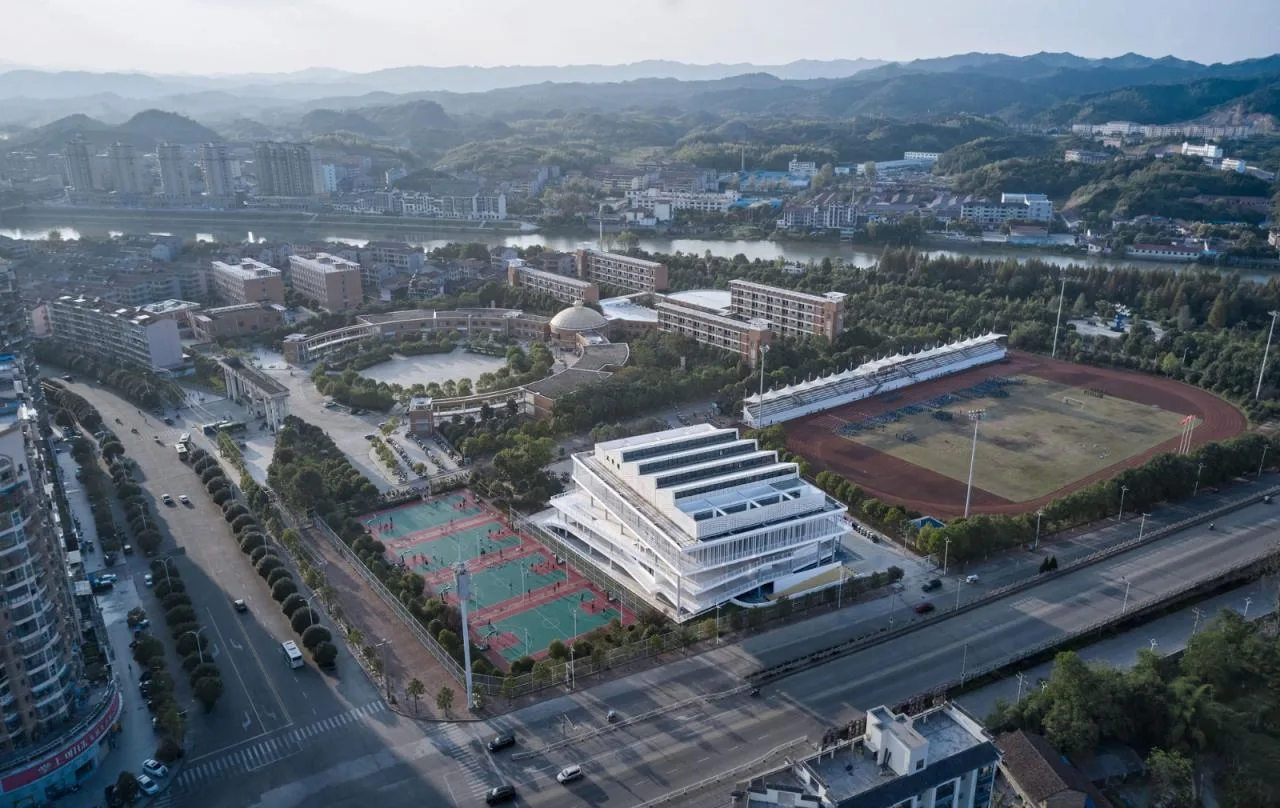 BIM Architecture | Yihuang No.1 Middle School Comprehensive Building/By Building