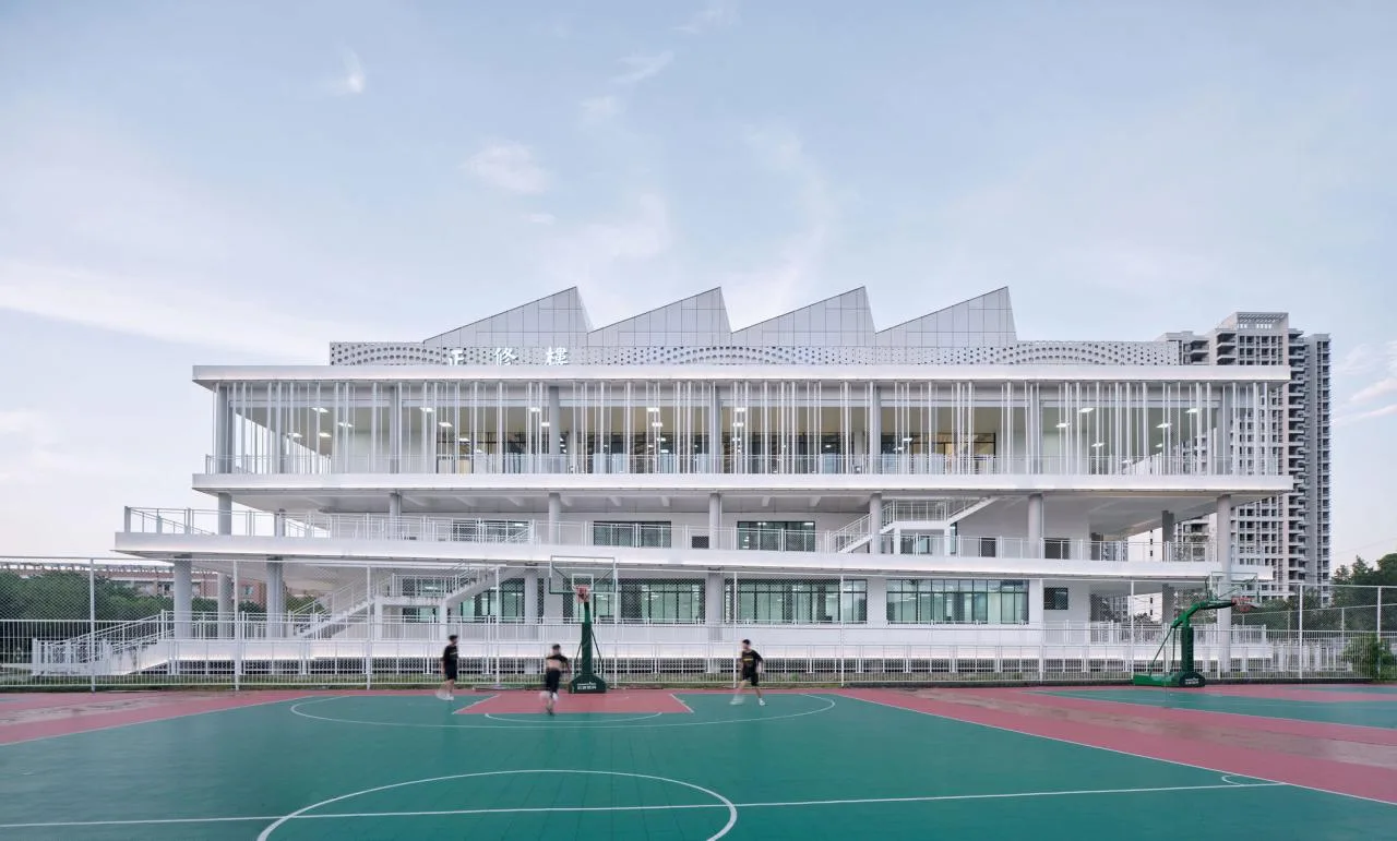 BIM Architecture | Yihuang No.1 Middle School Comprehensive Building/By Building