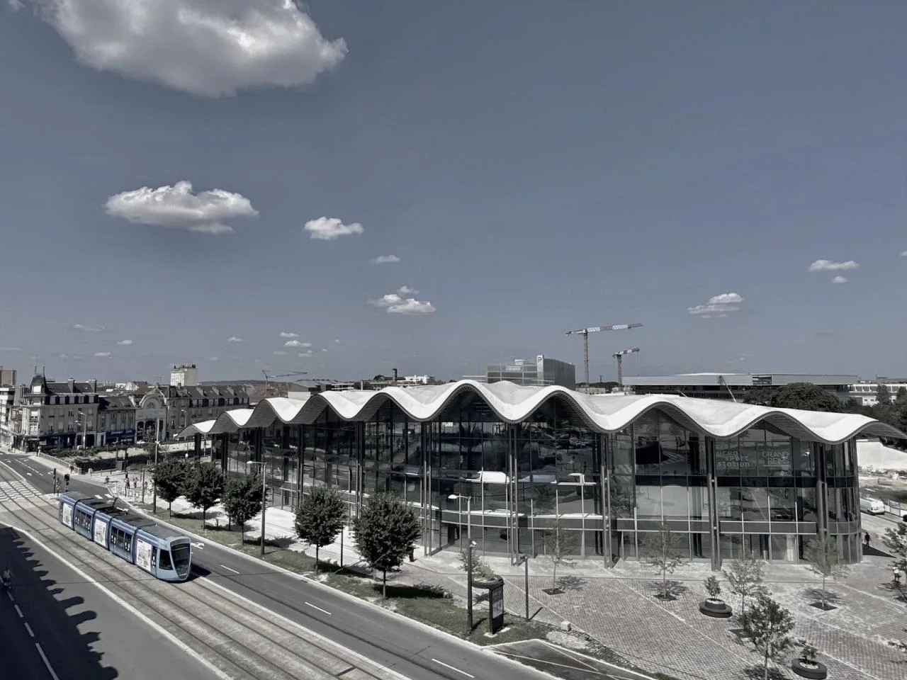 BIM Architecture | Wavy Roofing, UCPA Grand Lance Stadium/Marc Mimram