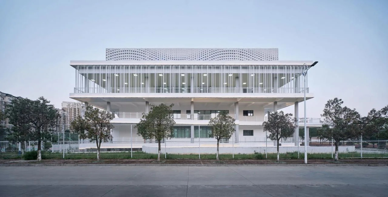 BIM Architecture | Yihuang No.1 Middle School Comprehensive Building/By Building