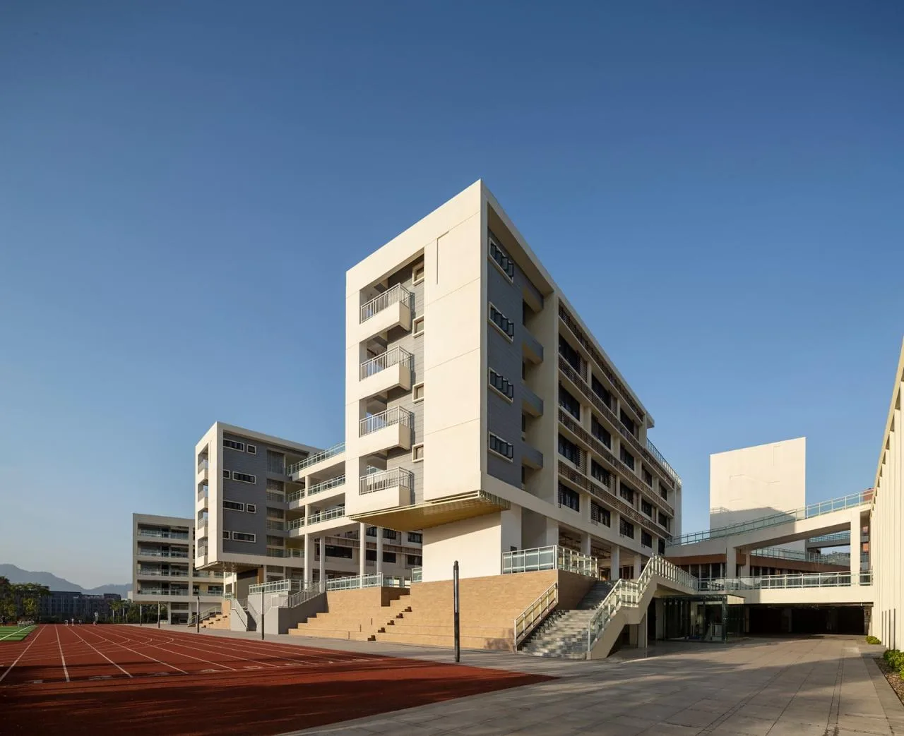 BIM Architecture | Phoenix School in Guangming New District, Shenzhen / 'Zhong Zhong + Zhong Bo Bo' Studio of Shenzhen University Architectural Design and Research Institute