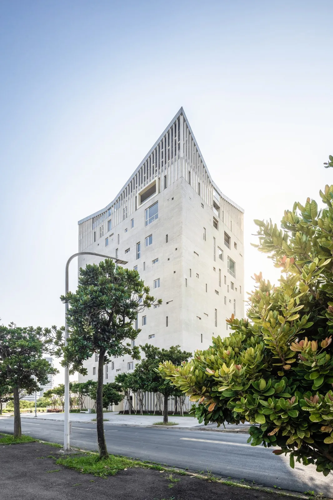 BIM Architecture | Vertical Church, Tamkang Church/Behet Bondzio Lin Architekten