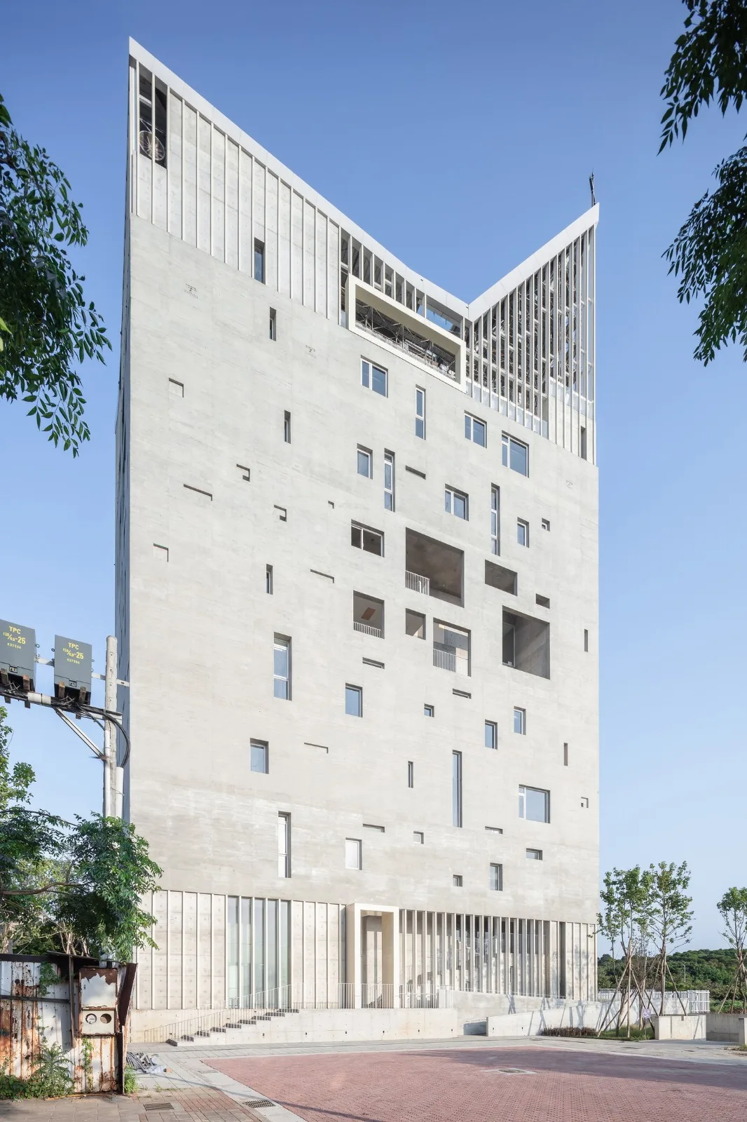 BIM Architecture | Vertical Church, Tamkang Church/Behet Bondzio Lin Architekten