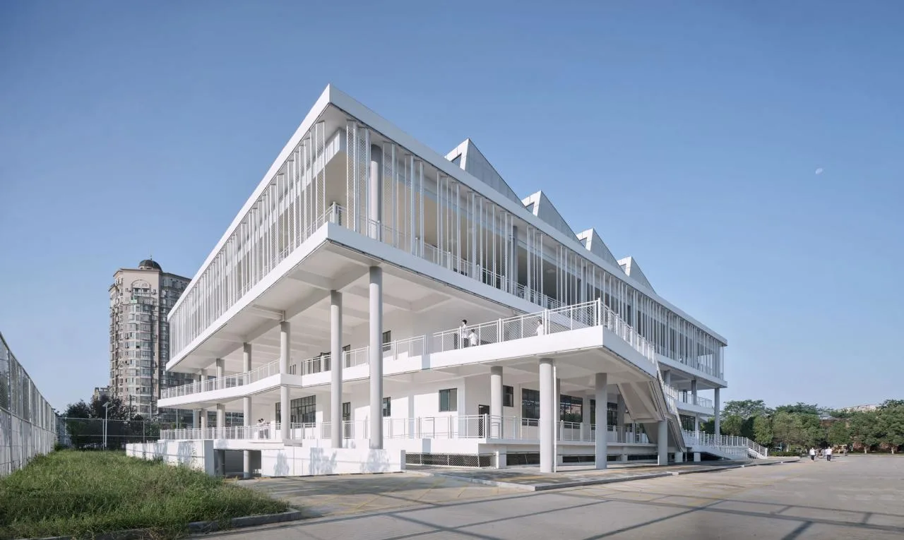 BIM Architecture | Yihuang No.1 Middle School Comprehensive Building/By Building