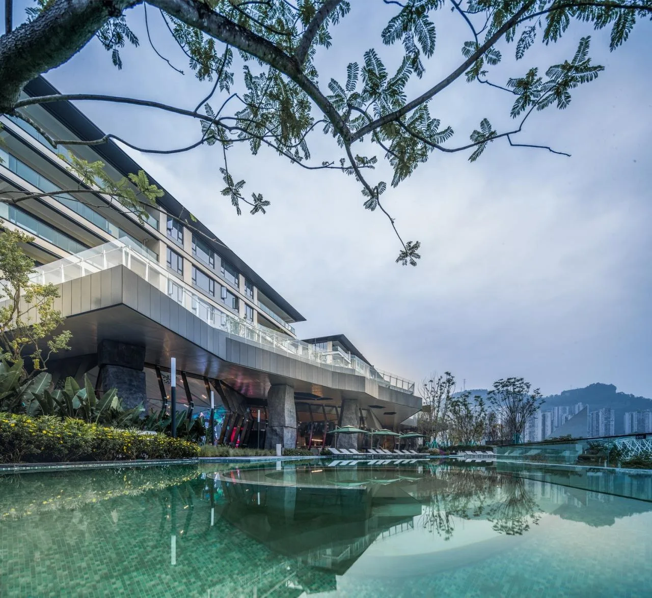 BIM Architecture | Urban Life Experience Hall on Cliff Top - Wanzhou Yongjiang Riverside Exhibition Center/AOE Construction Team