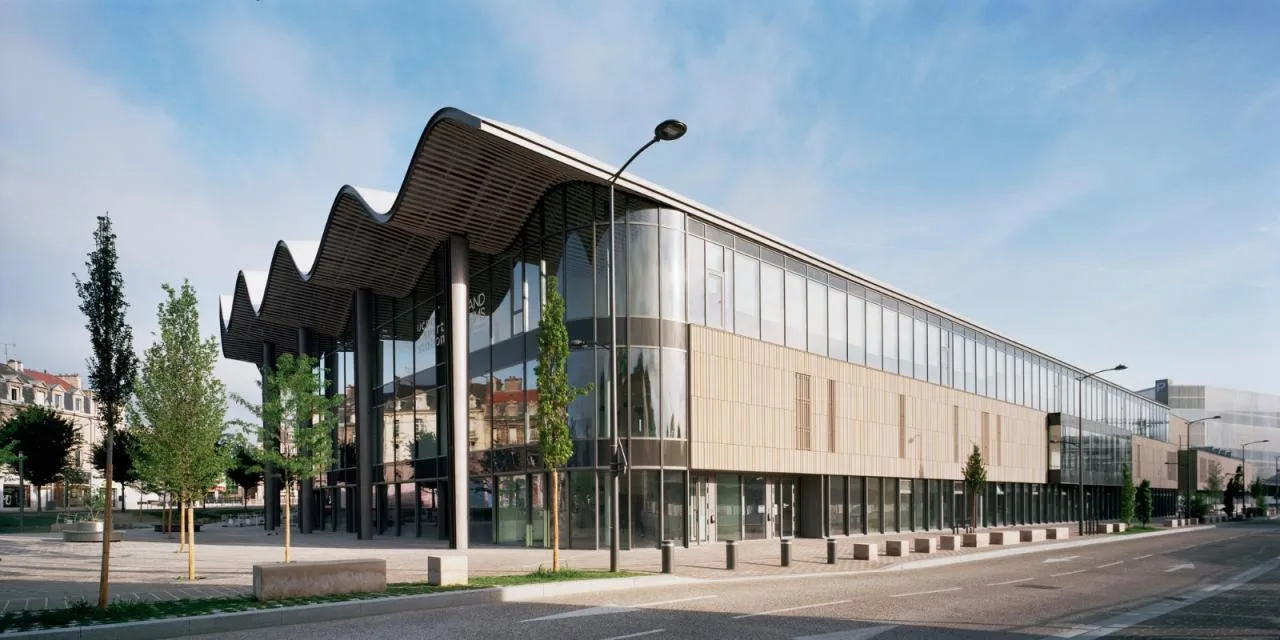 BIM Architecture | Wavy Roofing, UCPA Grand Lance Stadium/Marc Mimram