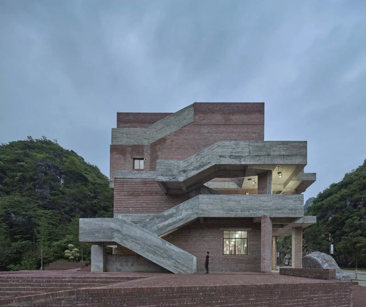 BIM Architecture | Ruyi Village Cultural Service Center and Featured Workshops/Local Studios in Shuikou Town, Jianghua Yao Ethnic Group