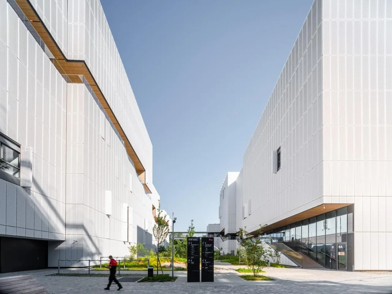 BIM Architecture | Morinaga Student Dormitory/Kengo Kuma Architecture Urban Design Firm+CCHE