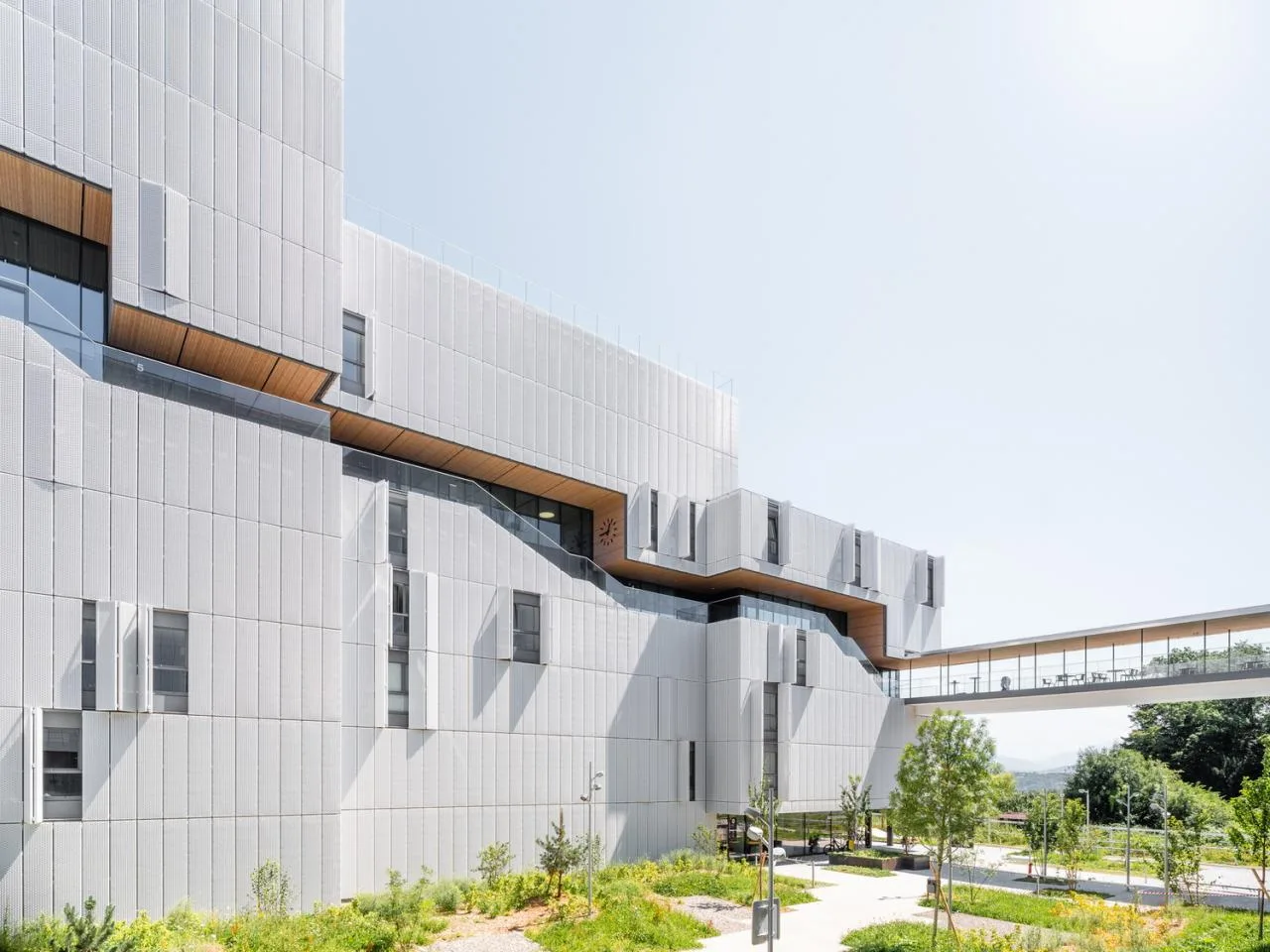 BIM Architecture | Morinaga Student Dormitory/Kengo Kuma Architecture Urban Design Firm+CCHE