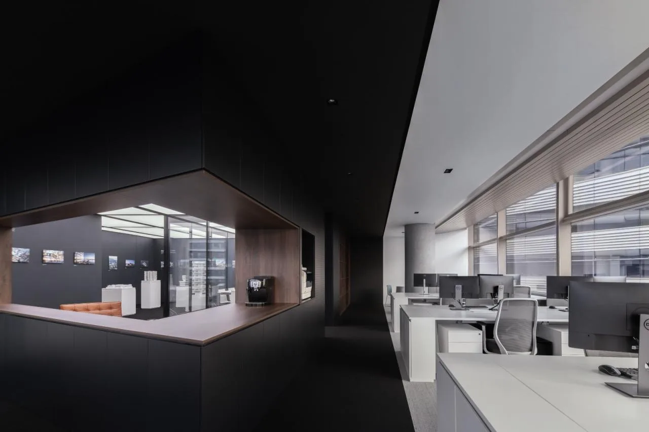 BIM Architecture | Designer's Office: Black and White Container/Line+Architectural Firm