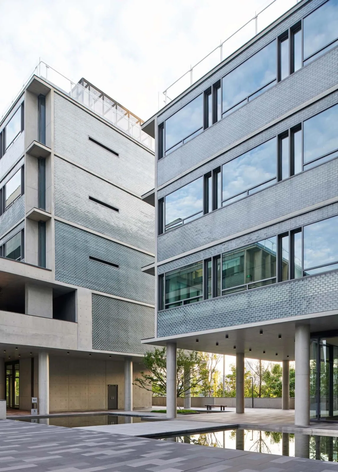 BIM Architecture | Chengdu Luhu Floating Headquarters Office Building/Vertical Building