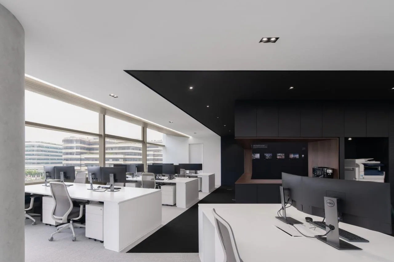 BIM Architecture | Designer's Office: Black and White Container/Line+Architectural Firm