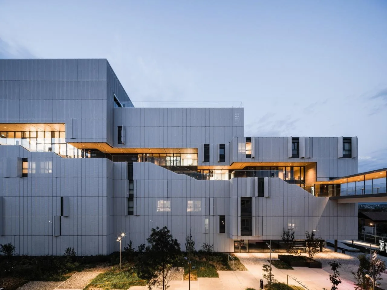 BIM Architecture | Morinaga Student Dormitory/Kengo Kuma Architecture Urban Design Firm+CCHE