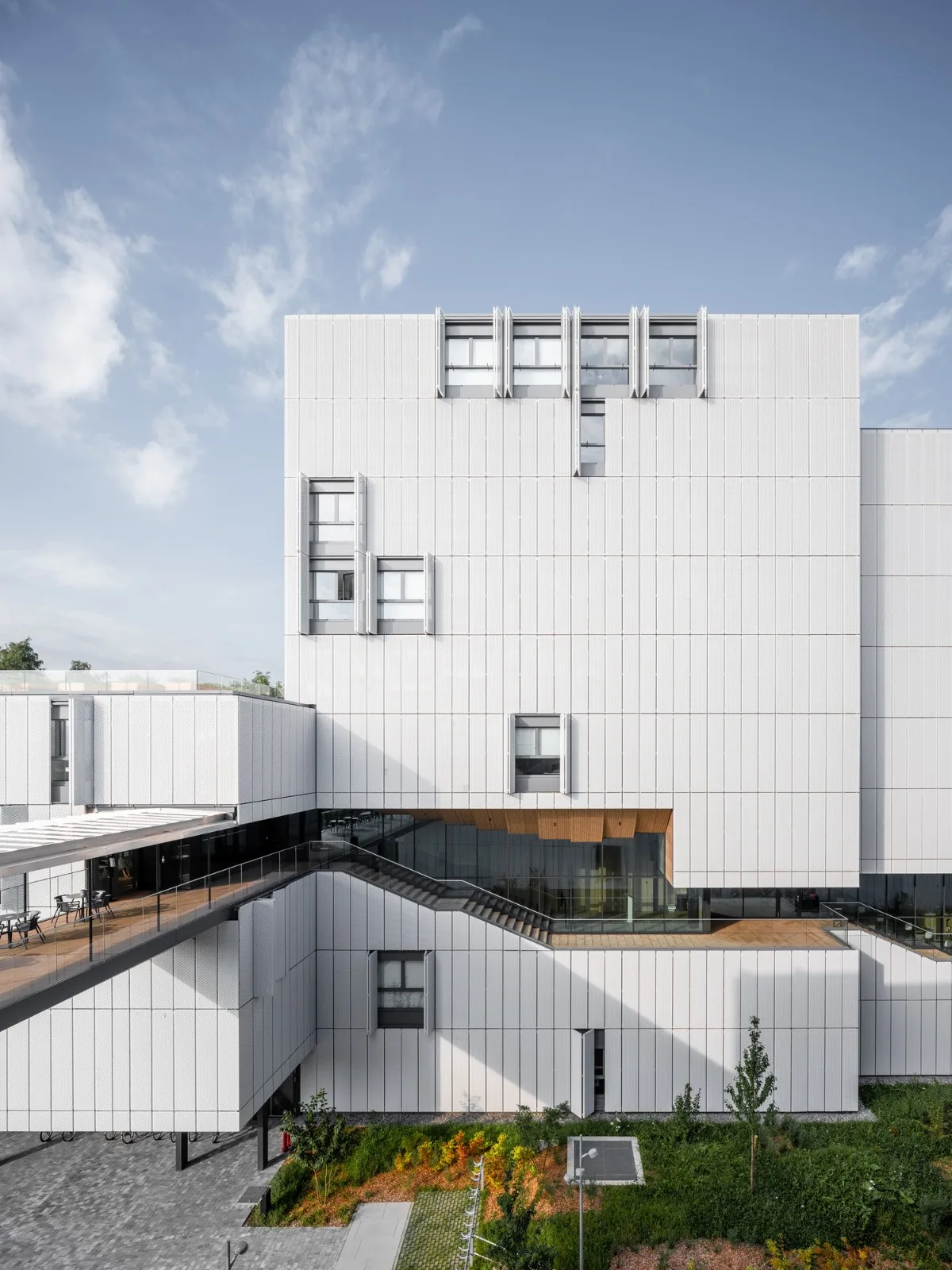BIM Architecture | Morinaga Student Dormitory/Kengo Kuma Architecture Urban Design Firm+CCHE