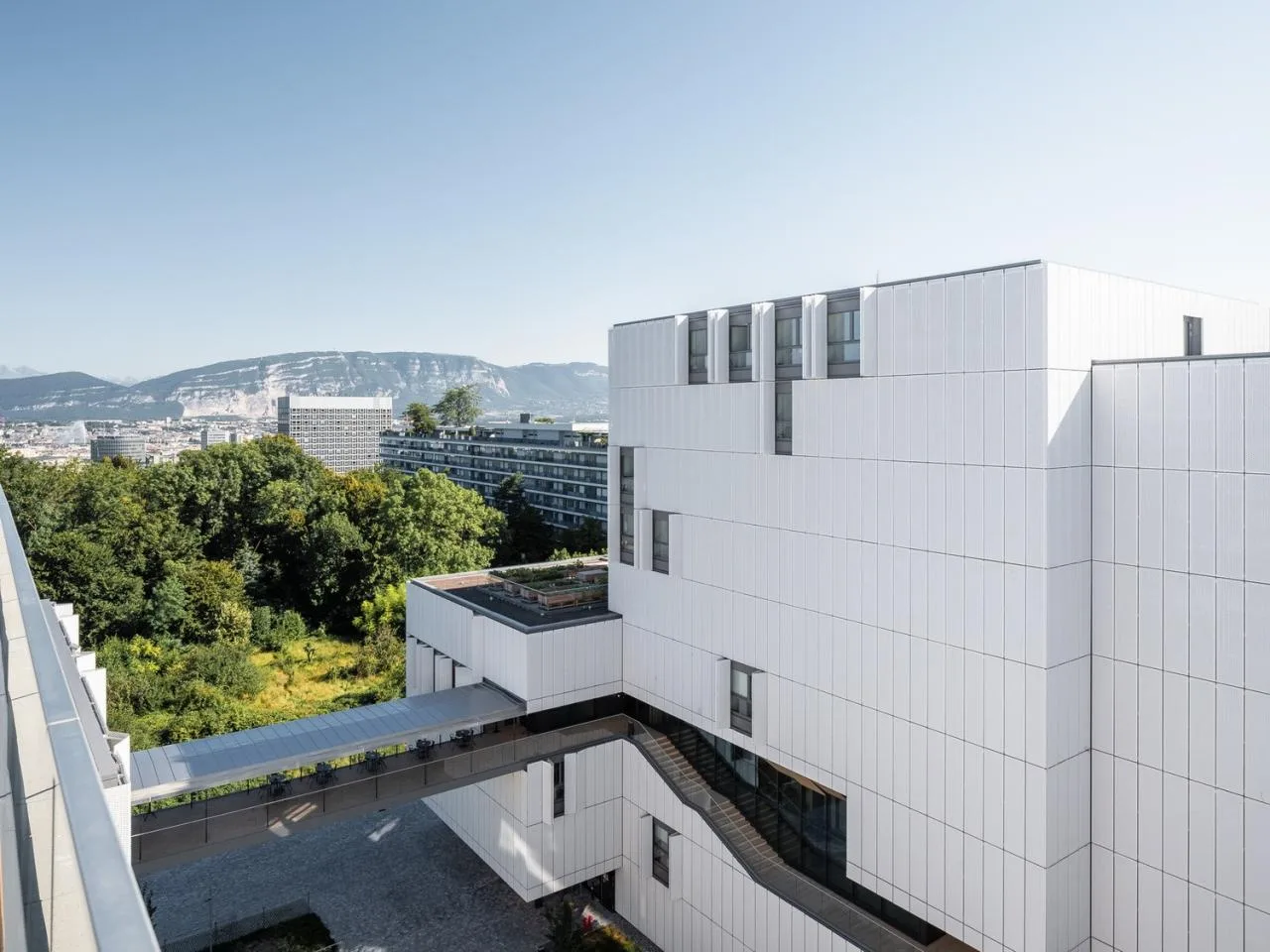 BIM Architecture | Morinaga Student Dormitory/Kengo Kuma Architecture Urban Design Firm+CCHE