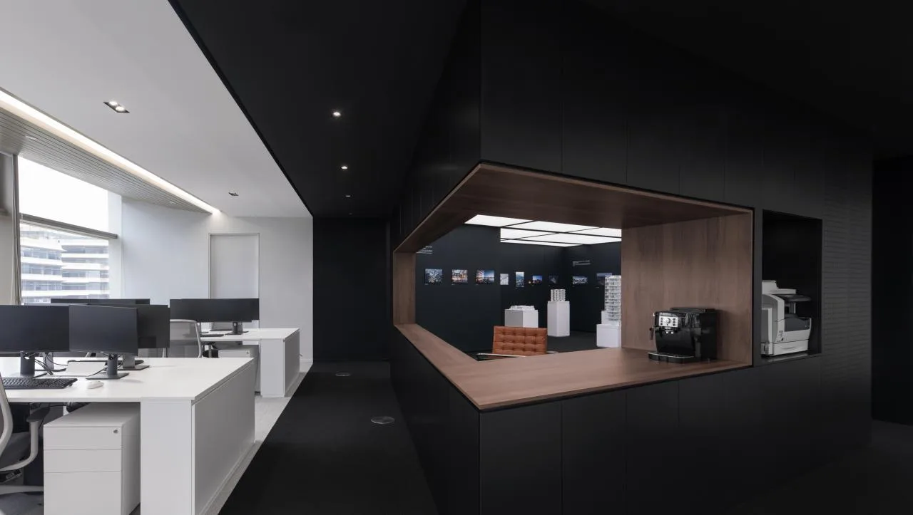BIM Architecture | Designer's Office: Black and White Container/Line+Architectural Firm