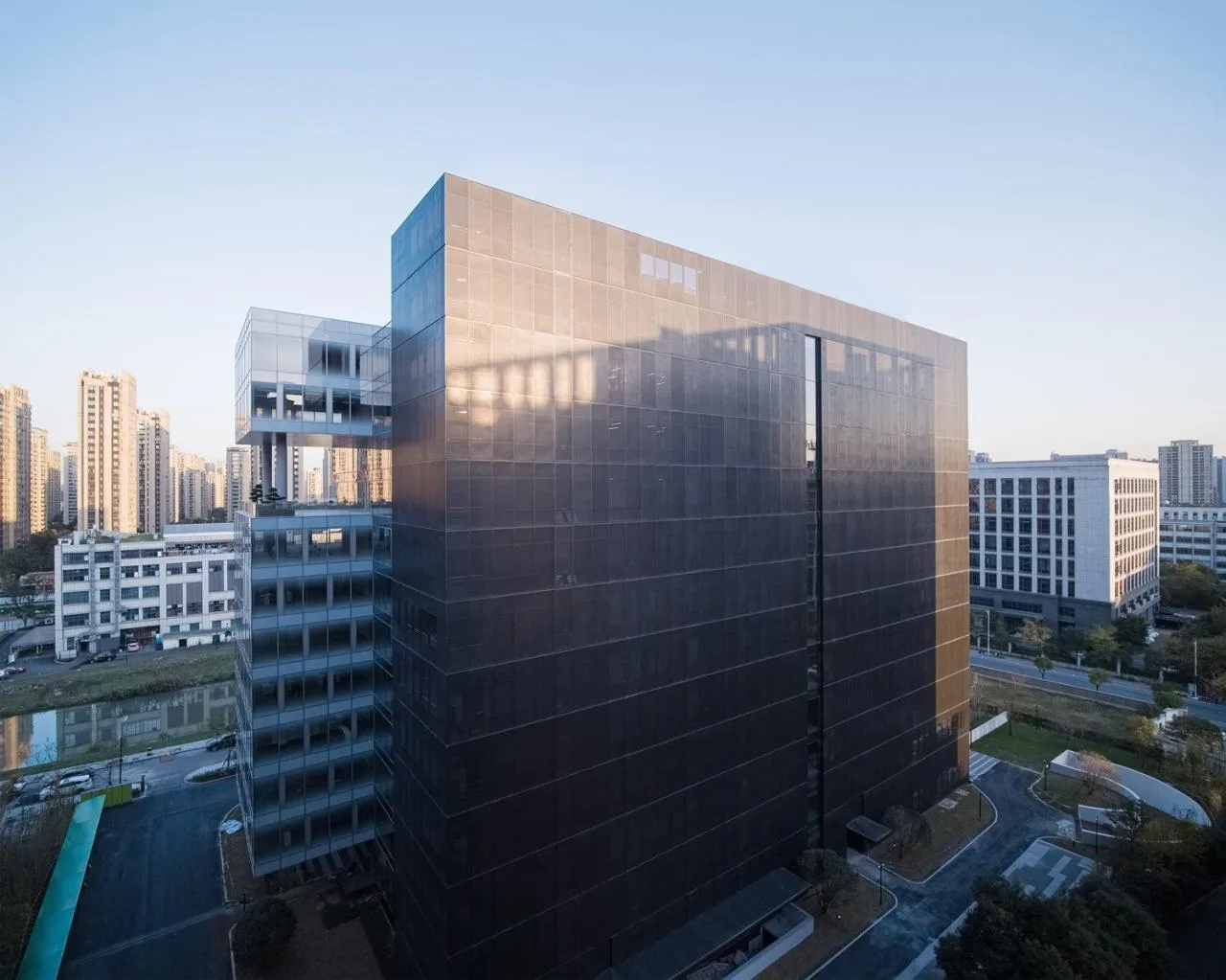 BIM Architecture | Hangzhou Weixing Intelligent Headquarters Project Record/Meng Fanhao - ad × line+