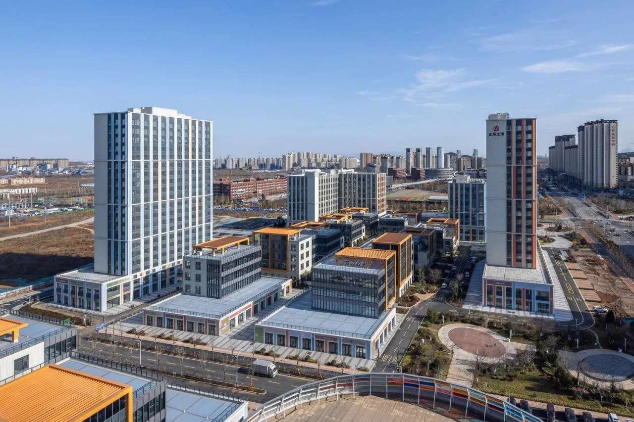 BIM Architecture | A New Industrial Community Designed to Retain Talents and Inspire Vitality/San Yi China
