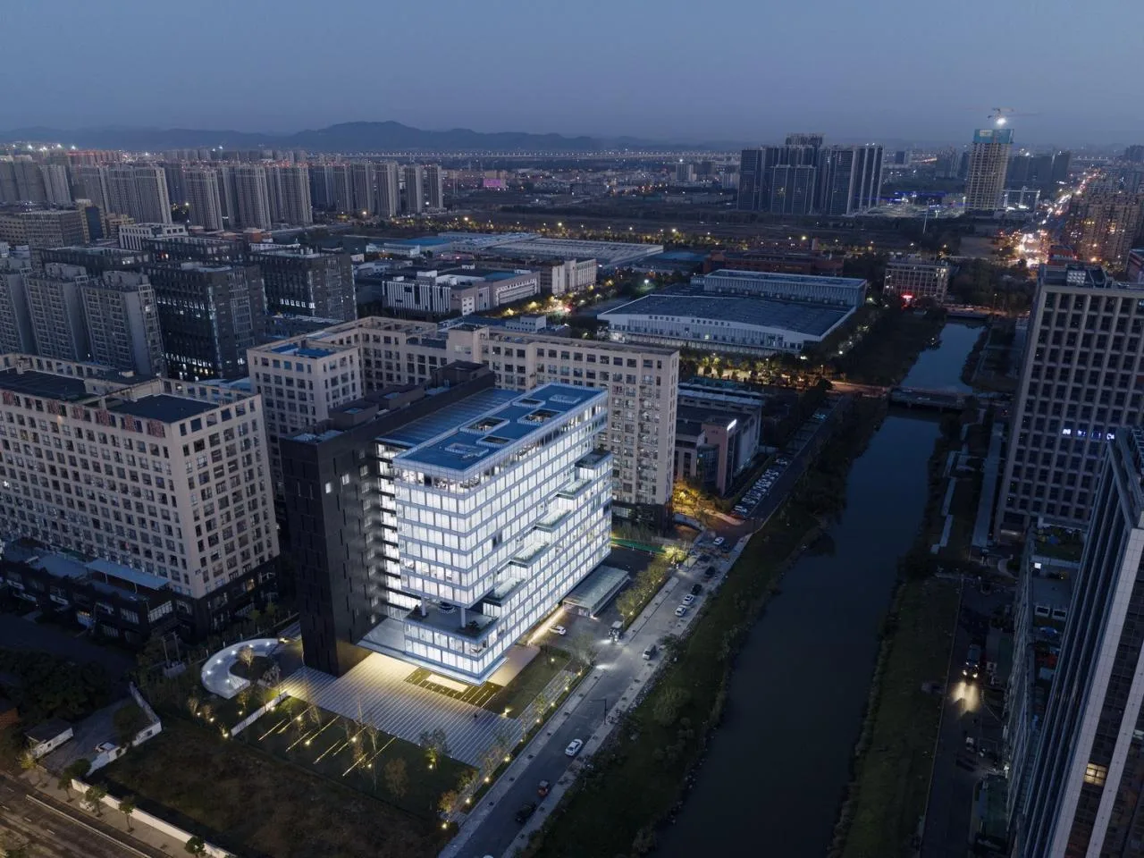 BIM Architecture | Hangzhou Weixing Intelligent Headquarters Project Record/Meng Fanhao - ad × line+