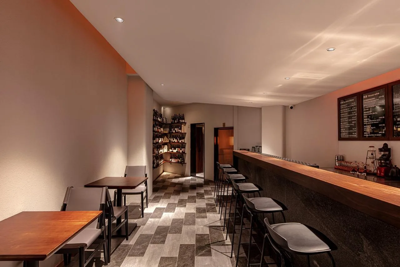 BIM Architecture | Wine ahead - Tilt your head and sway slowly/itD studio