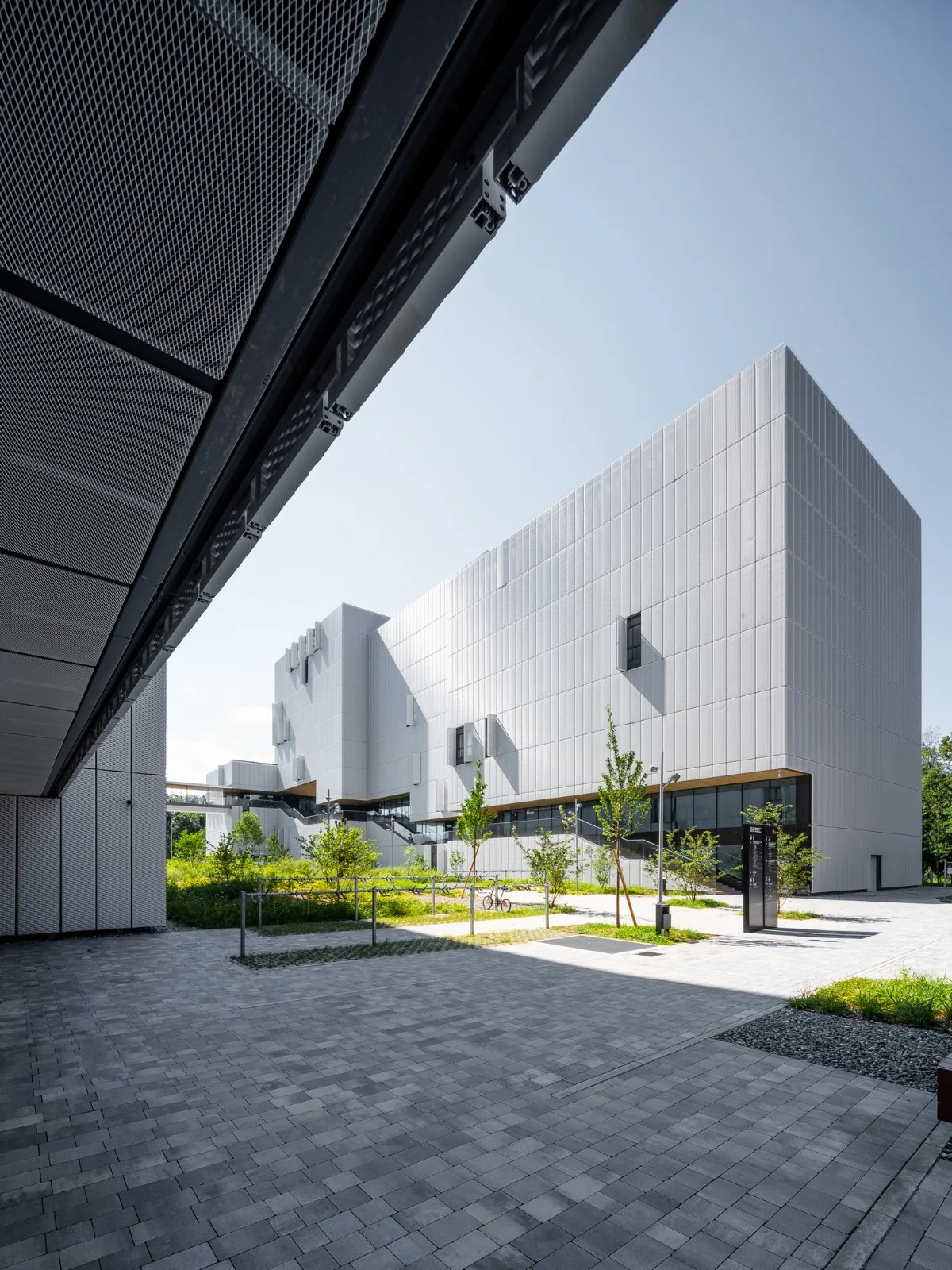 BIM Architecture | Morinaga Student Dormitory/Kengo Kuma Architecture Urban Design Firm+CCHE