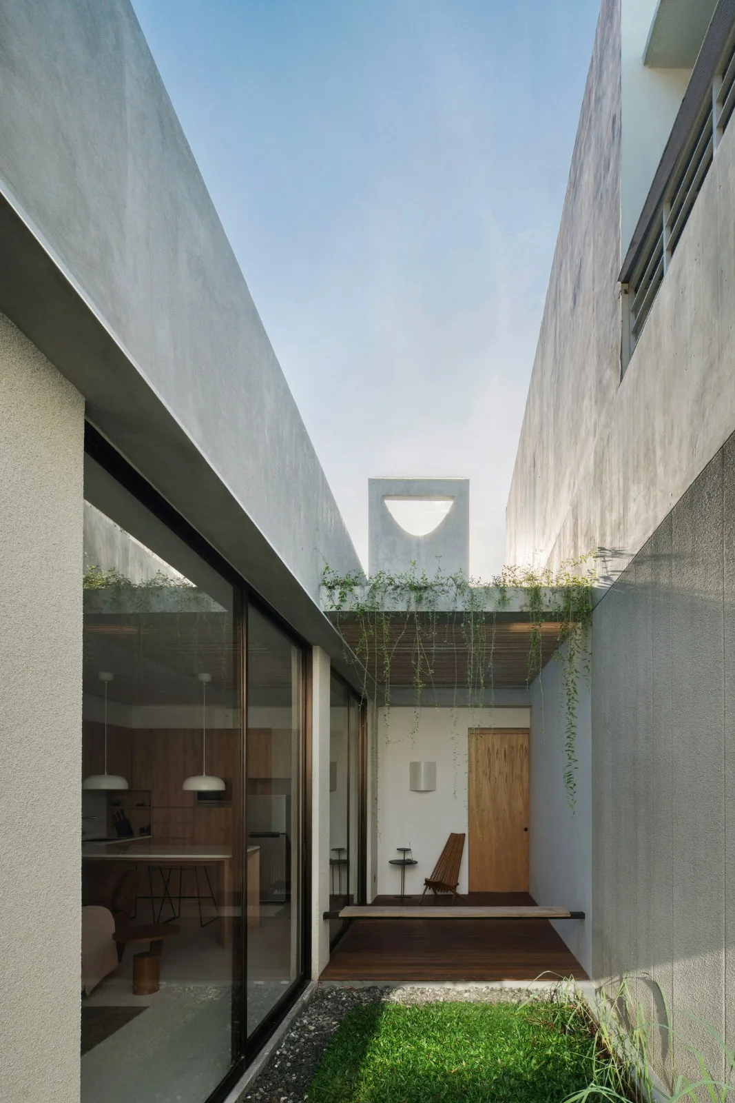 BIM Architecture | Independent Residential Buildings in Narrow Terrain: YD Residential/Isso Architects