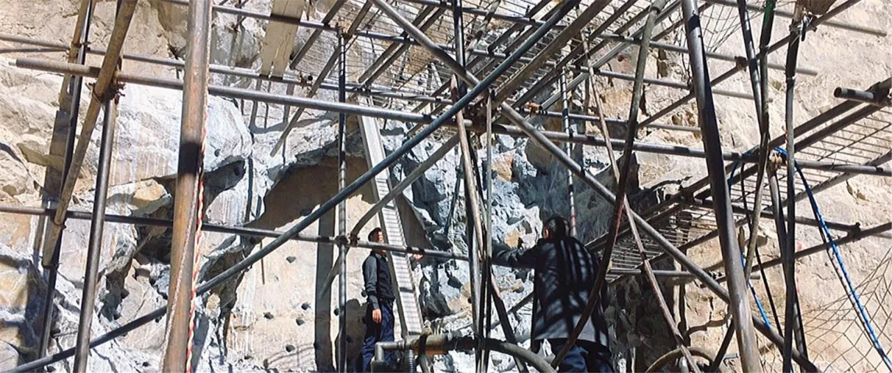 Tunnel anchor drilling and excavation