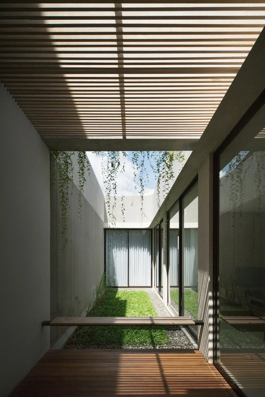 BIM Architecture | Independent Residential Buildings in Narrow Terrain: YD Residential/Isso Architects