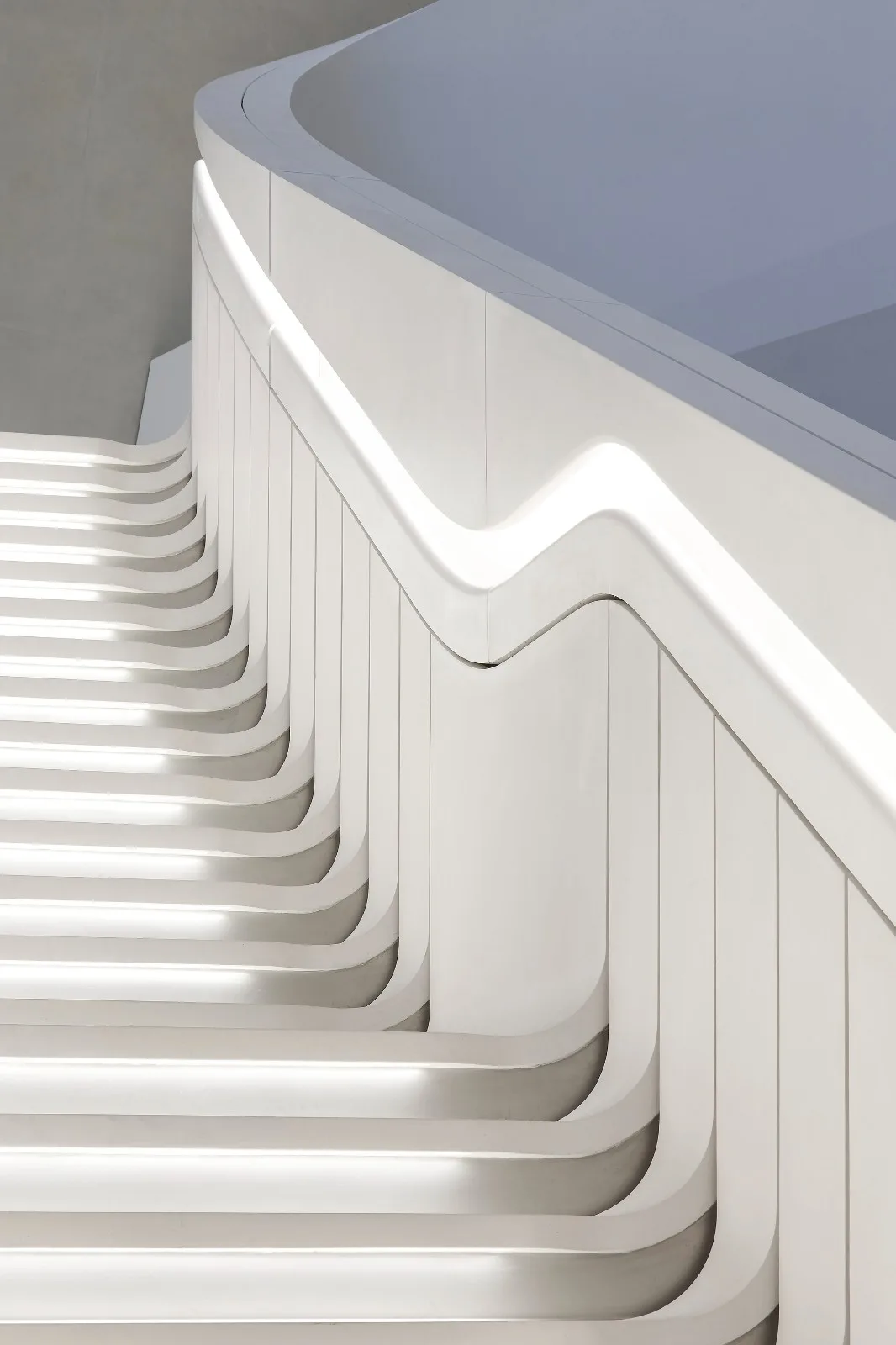 BIM Architecture | Sand Dunes in the Desert, BEEAH Headquarters Building/Zaha Hadid Architects