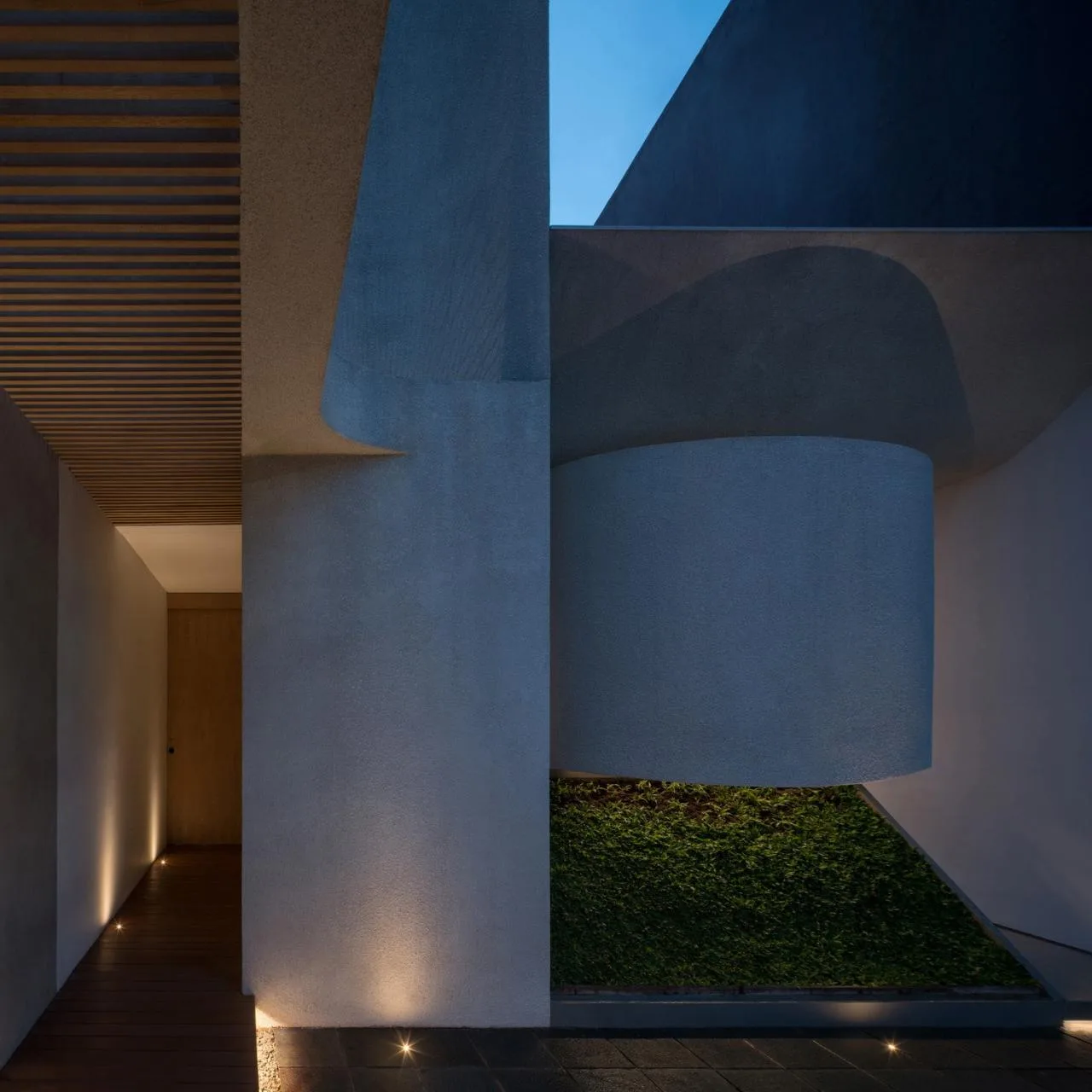 BIM Architecture | Independent Residential Buildings in Narrow Terrain: YD Residential/Isso Architects