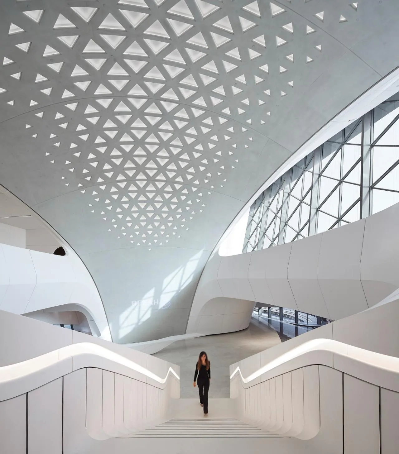 BIM Architecture | Sand Dunes in the Desert, BEEAH Headquarters Building/Zaha Hadid Architects