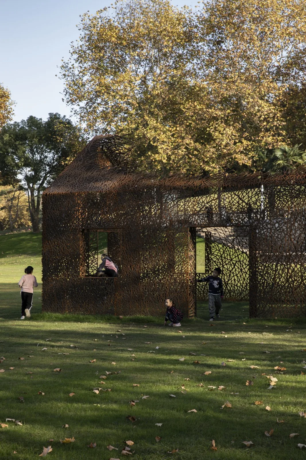 BIM Architecture | "The Disappearing House" by Hu Quanchun