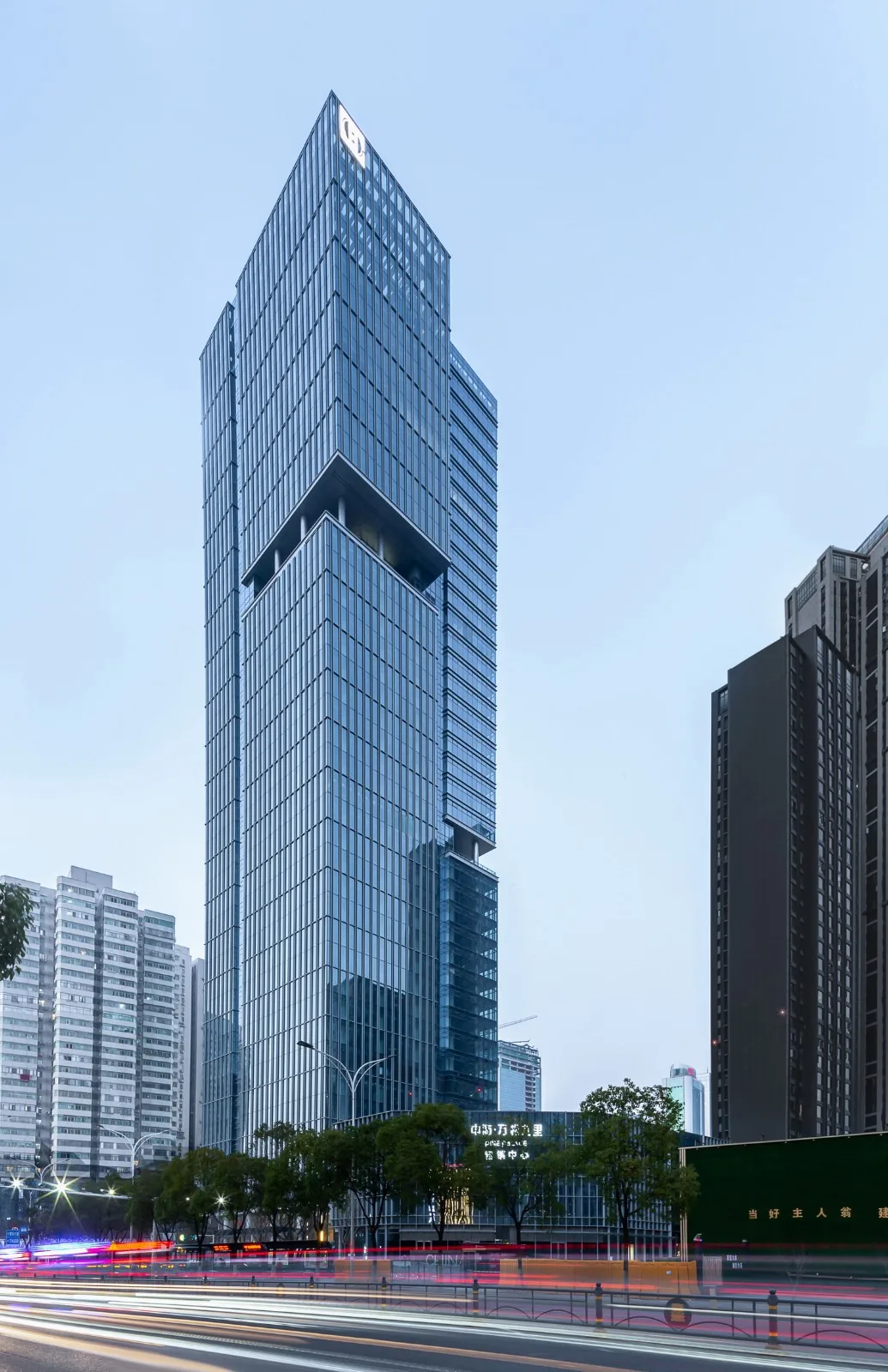 BIM Architecture | Reshaping the Urban Skyline and Stitching Street Life: Wuhan Zhonghai Center/Botao Design