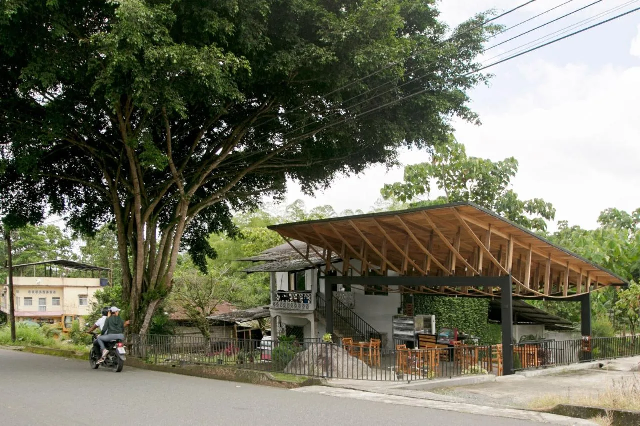 BIM Architecture | Under the Banyan Tree at the Village Entrance, Ficus Alto/Natura Futura Arquitectura Community Public Space