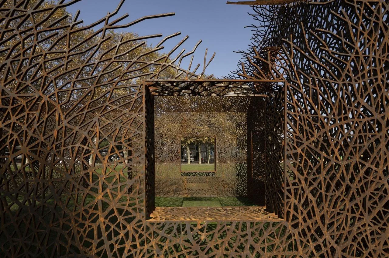BIM Architecture | "The Disappearing House" by Hu Quanchun
