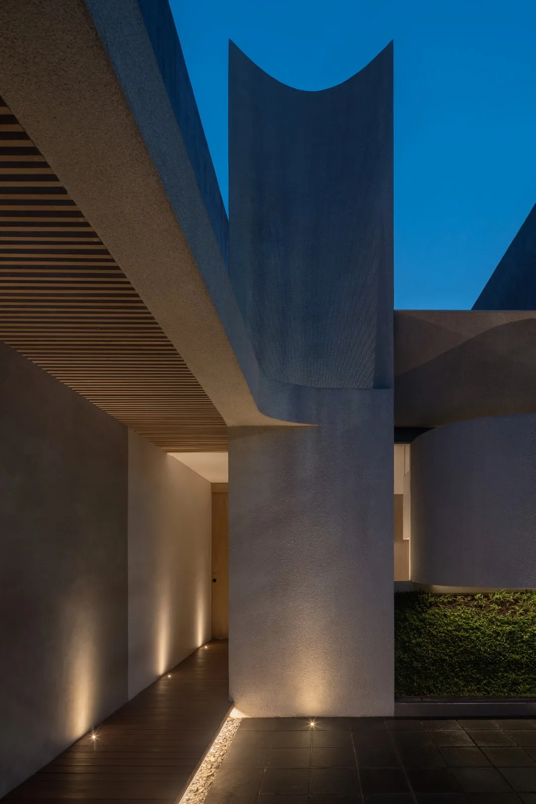 BIM Architecture | Independent Residential Buildings in Narrow Terrain: YD Residential/Isso Architects