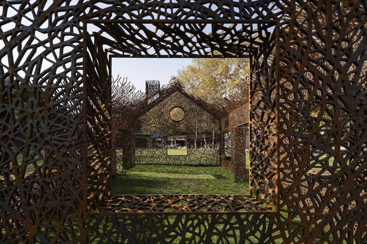 BIM Architecture | "The Disappearing House" by Hu Quanchun