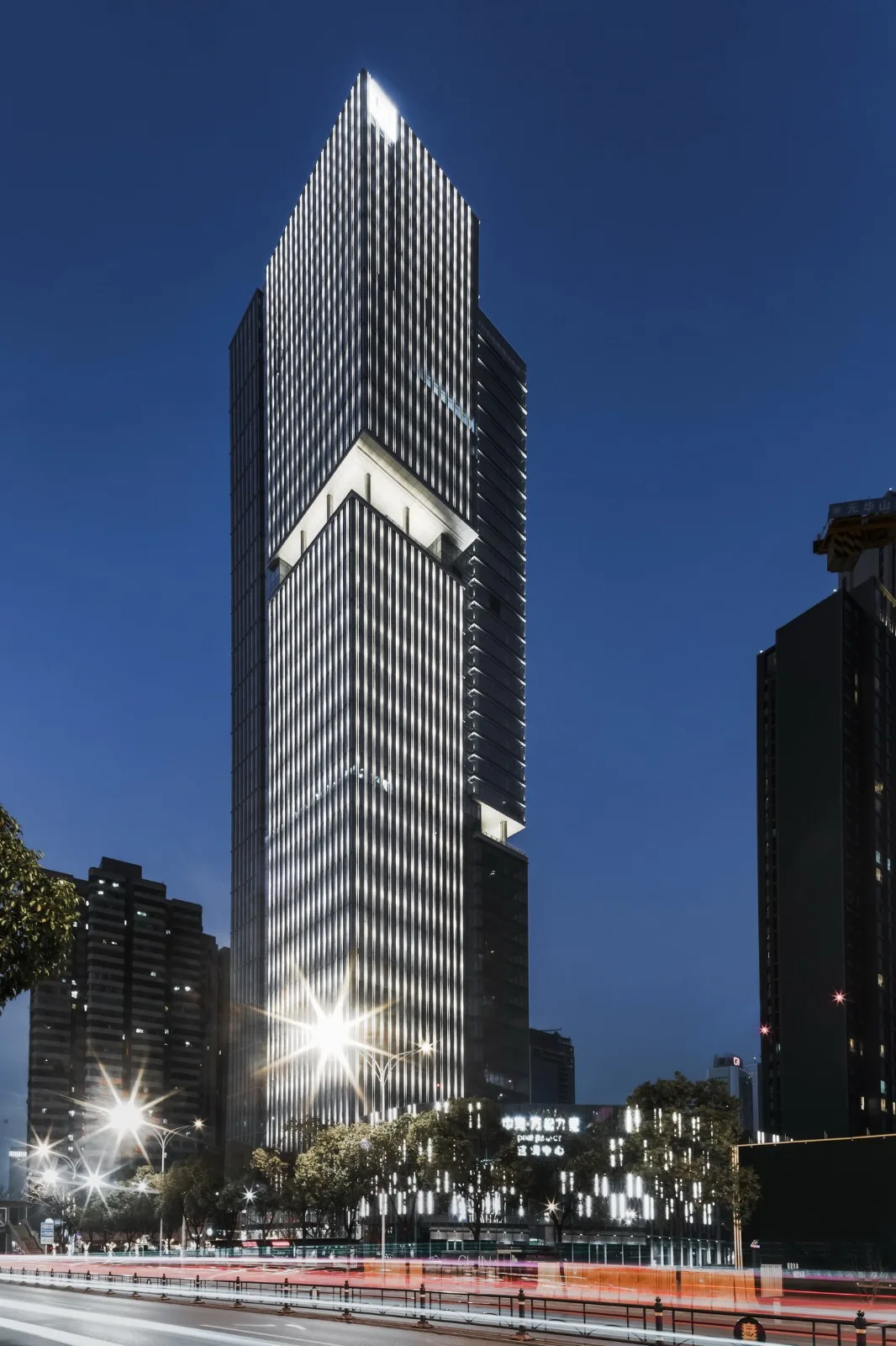 BIM Architecture | Reshaping the Urban Skyline and Stitching Street Life: Wuhan Zhonghai Center/Botao Design