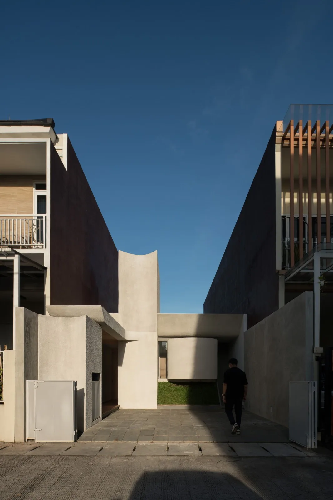 BIM Architecture | Independent Residential Buildings in Narrow Terrain: YD Residential/Isso Architects