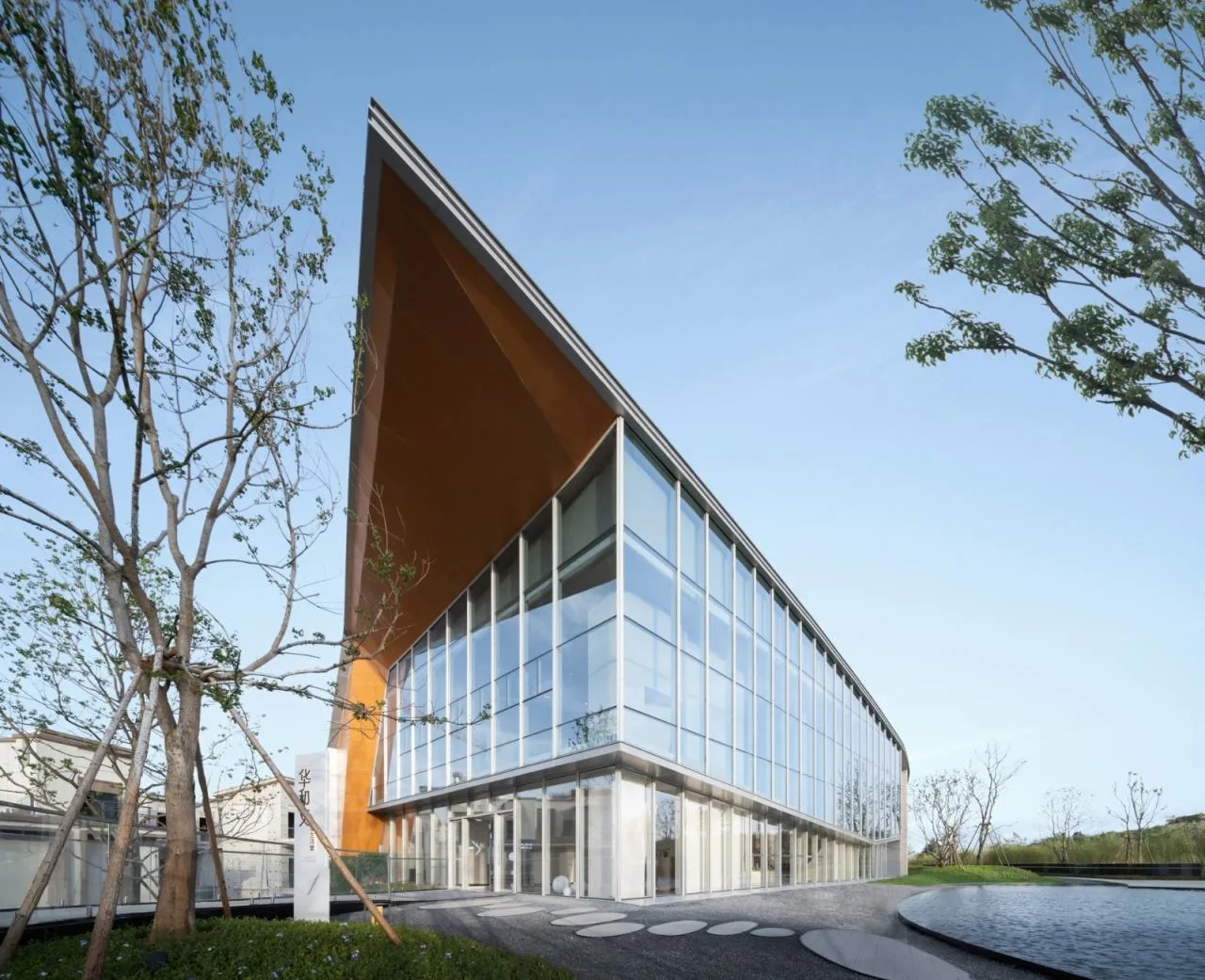 BIM architecture | The imagination of ribbons lingering in the mountains and forests - Kunming Overseas Chinese Town; Dianzhong Lehuocheng Community Center/Chengzhi Design