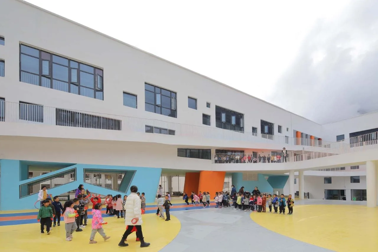 BIM Architecture | Qihang Kindergarten in Jiuzhaigou Valley Scenic and Historic Interest Area County/Dongyi Architecture