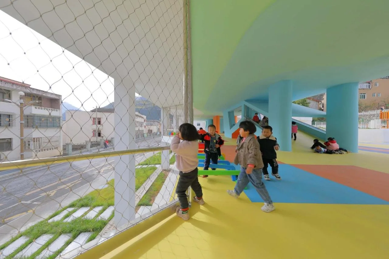 BIM Architecture | Qihang Kindergarten in Jiuzhaigou Valley Scenic and Historic Interest Area County/Dongyi Architecture