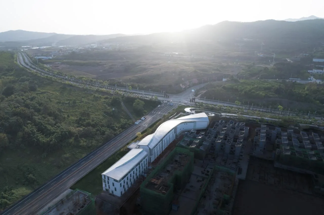 BIM architecture | The imagination of ribbons lingering in the mountains and forests - Kunming Overseas Chinese Town; Dianzhong Lehuocheng Community Center/Chengzhi Design