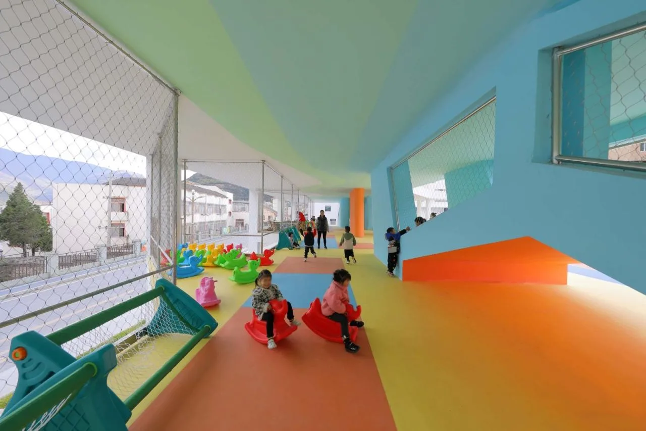BIM Architecture | Qihang Kindergarten in Jiuzhaigou Valley Scenic and Historic Interest Area County/Dongyi Architecture